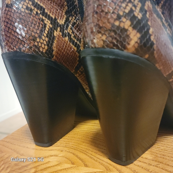 Naturalizer booties size 12W - Picture 6 of 10